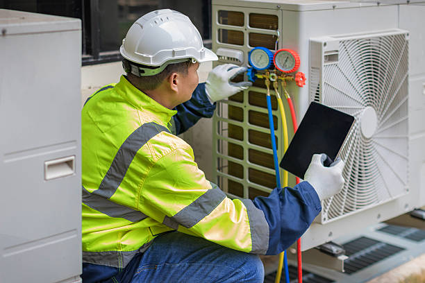 Professional Hvac technician working in Matteson, IL